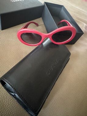 CHANEL Red Oval Sunglasses with Black Case